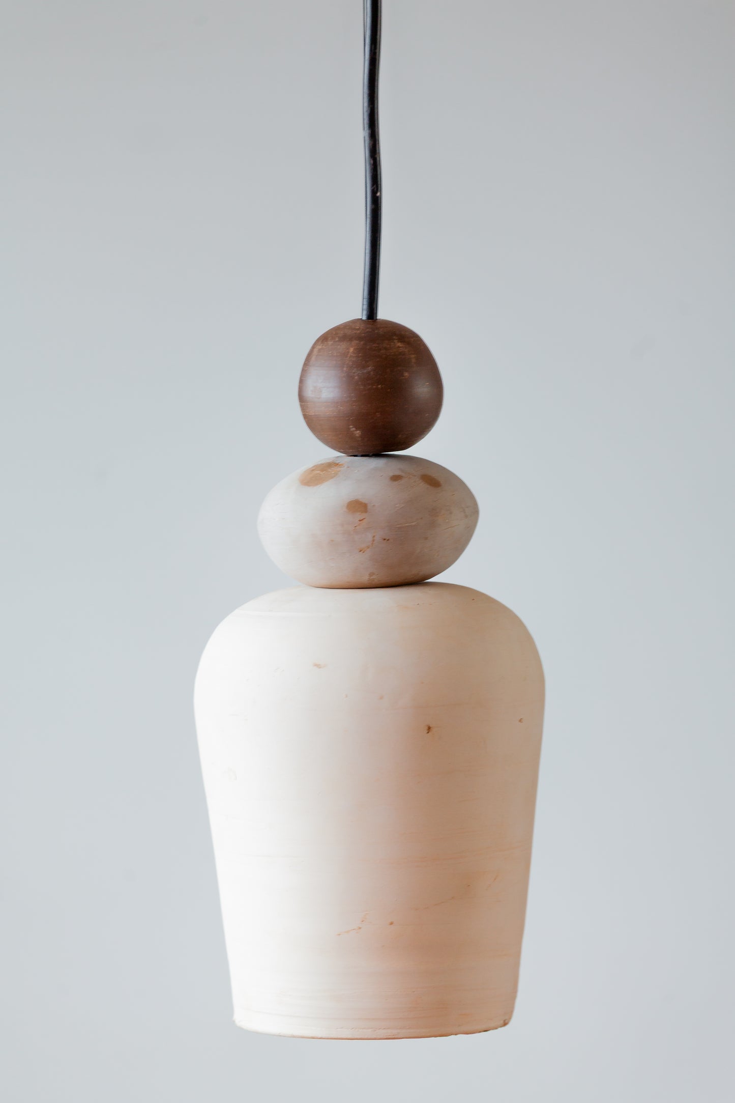 Ikigai – Lámpara colgante de cerámica natural en color Tierra cocida, Tierra cuero